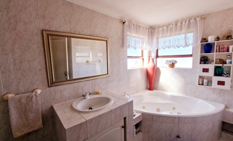 3 Bedroom Property for Sale in Bassonia Gauteng