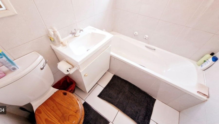 3 Bedroom Property for Sale in Bassonia Gauteng