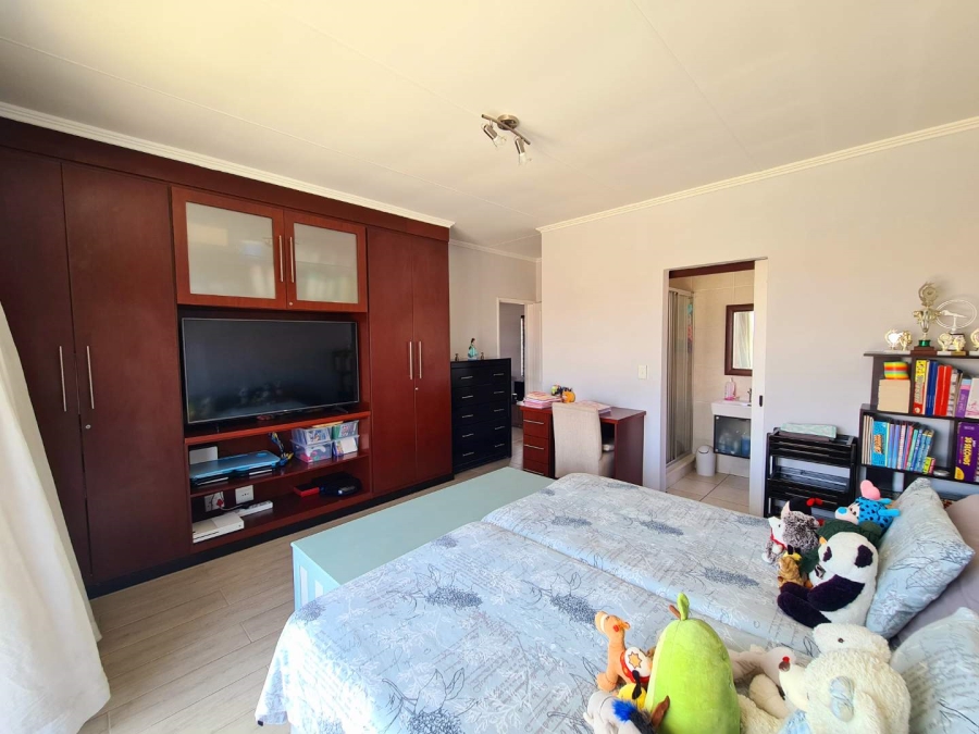 3 Bedroom Property for Sale in Solheim Gauteng