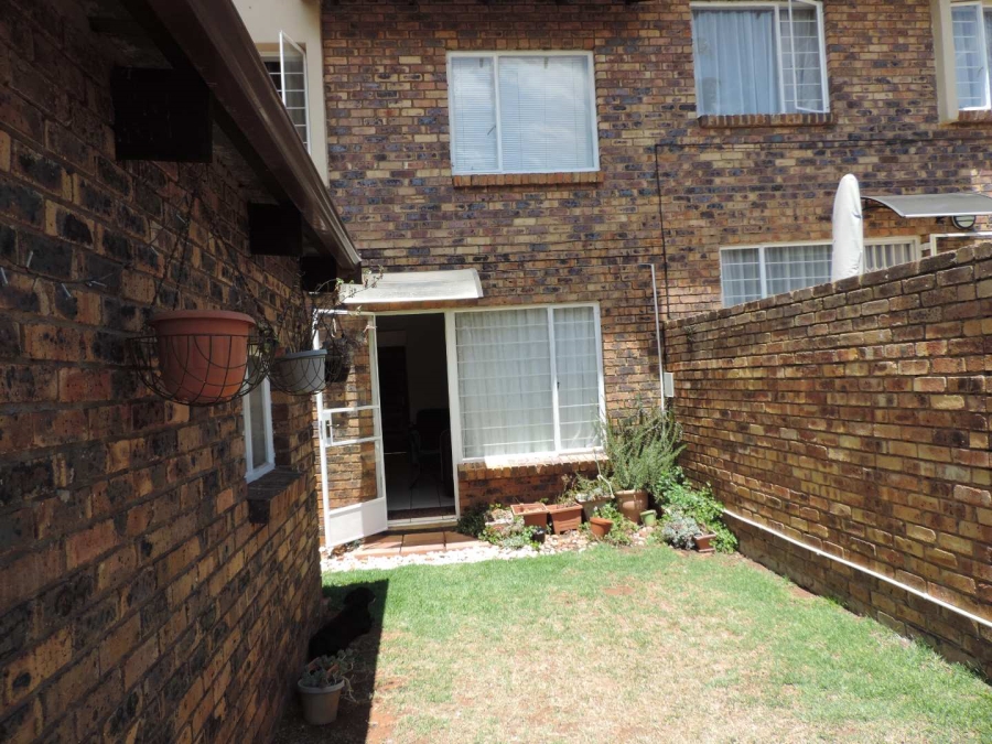 2 Bedroom Property for Sale in Glenvista Gauteng