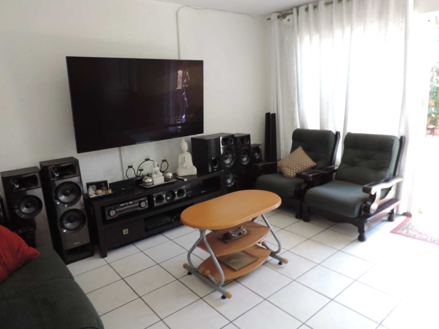 2 Bedroom Property for Sale in Glenvista Gauteng