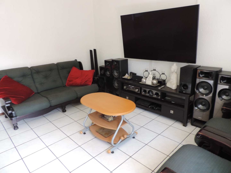 2 Bedroom Property for Sale in Glenvista Gauteng