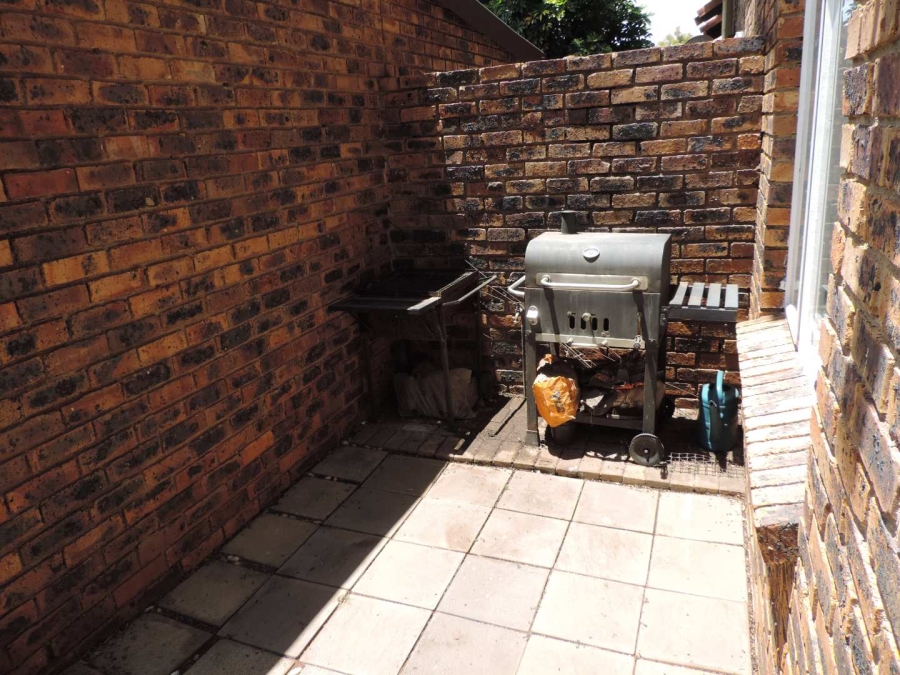2 Bedroom Property for Sale in Glenvista Gauteng