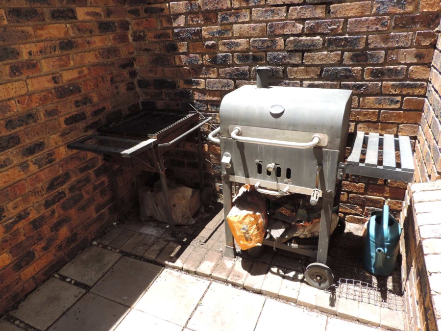 2 Bedroom Property for Sale in Glenvista Gauteng