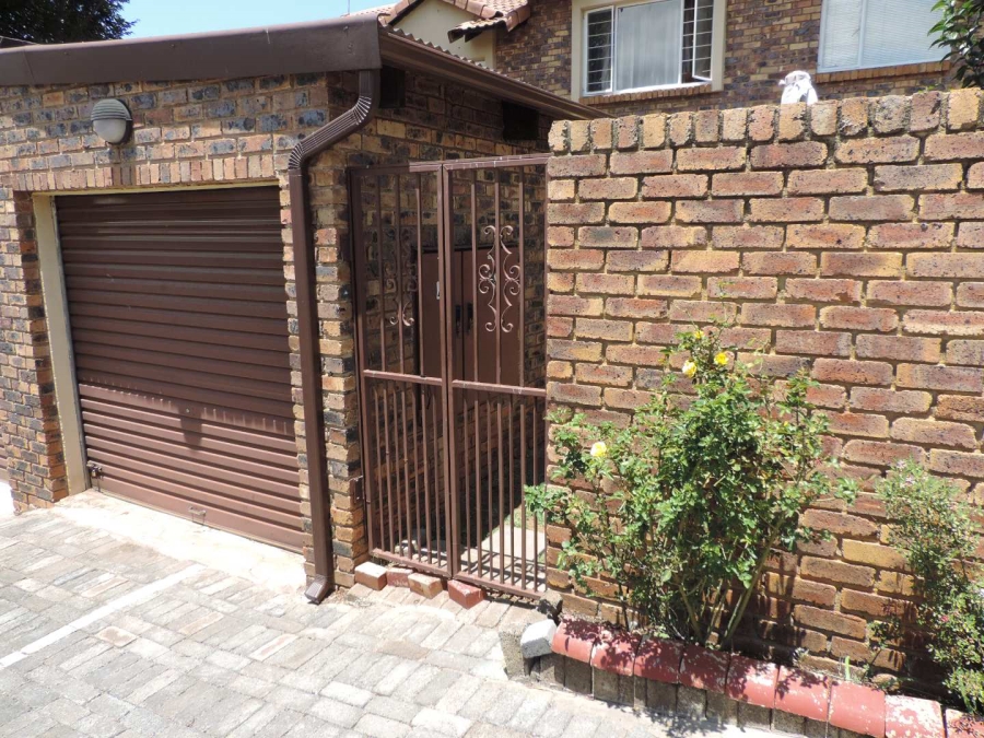 2 Bedroom Property for Sale in Glenvista Gauteng