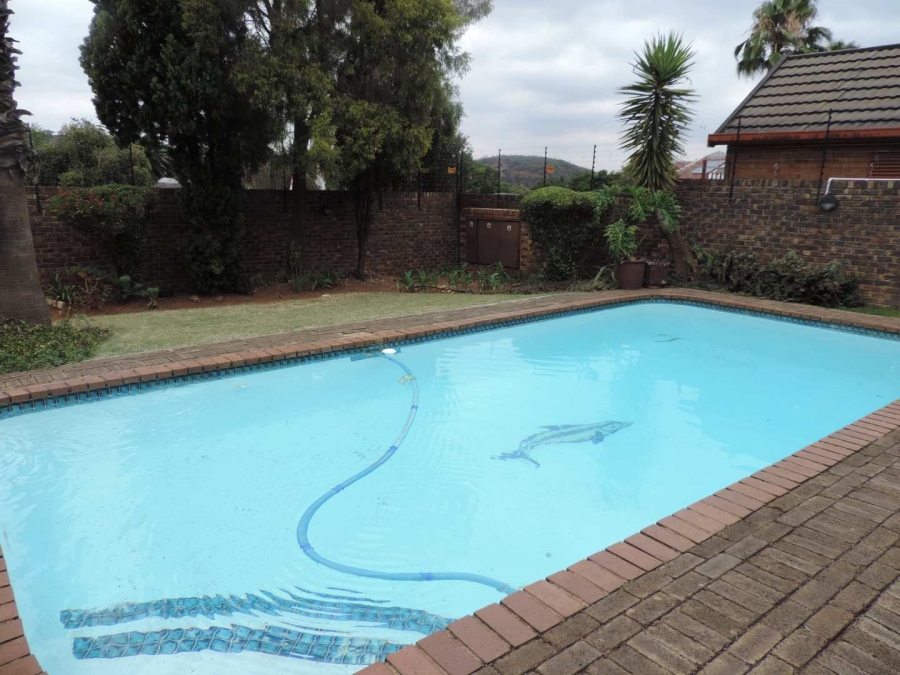 2 Bedroom Property for Sale in Glenvista Gauteng