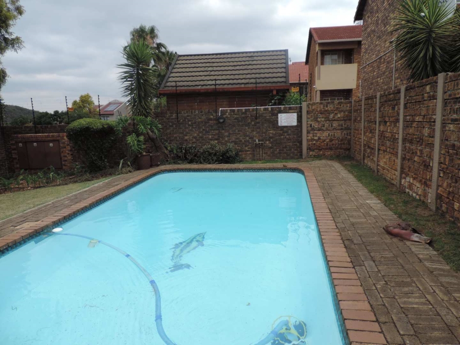 2 Bedroom Property for Sale in Glenvista Gauteng