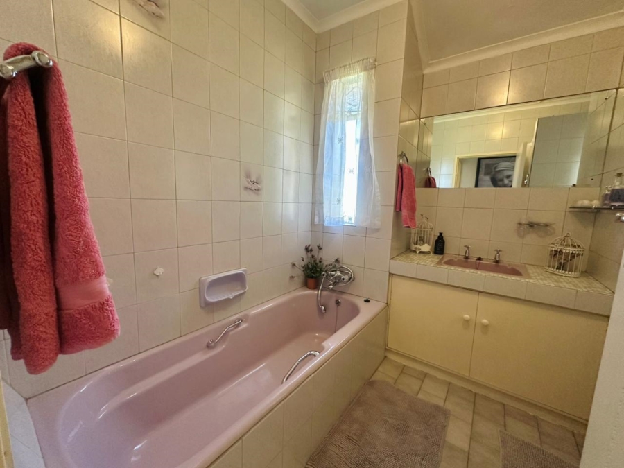 4 Bedroom Property for Sale in Brackenhurst Gauteng