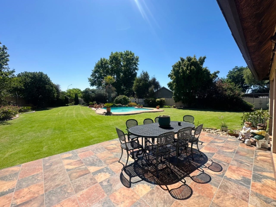 4 Bedroom Property for Sale in Brackenhurst Gauteng