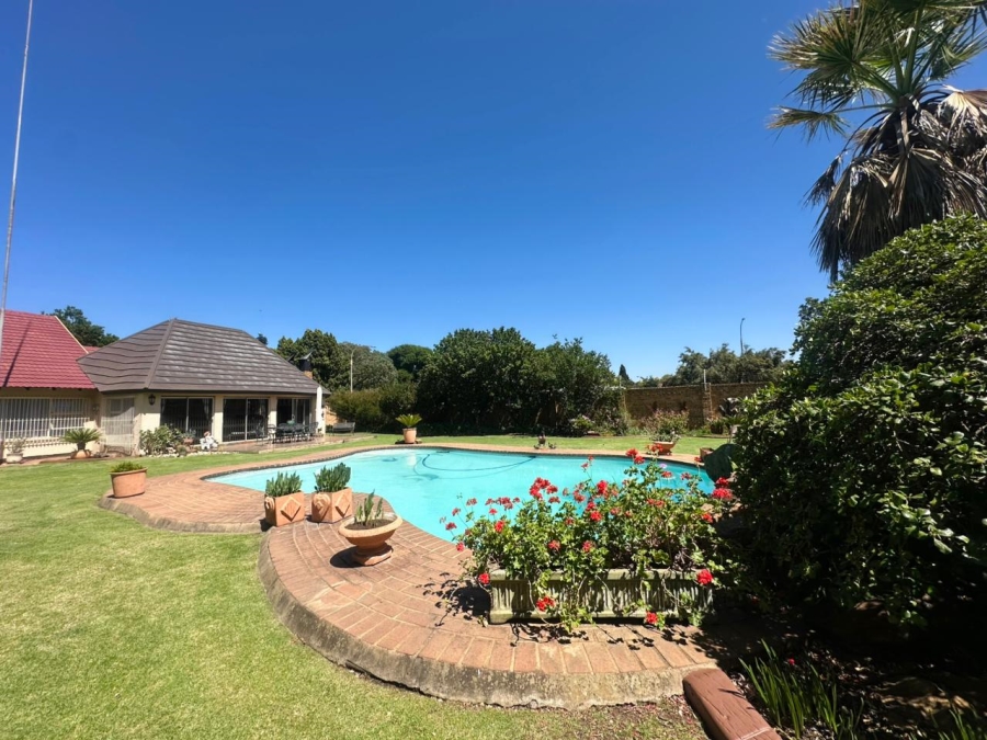 4 Bedroom Property for Sale in Brackenhurst Gauteng