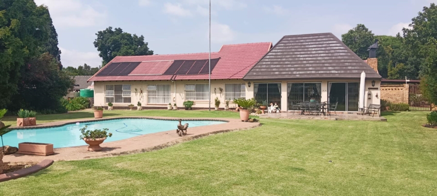 4 Bedroom Property for Sale in Brackenhurst Gauteng