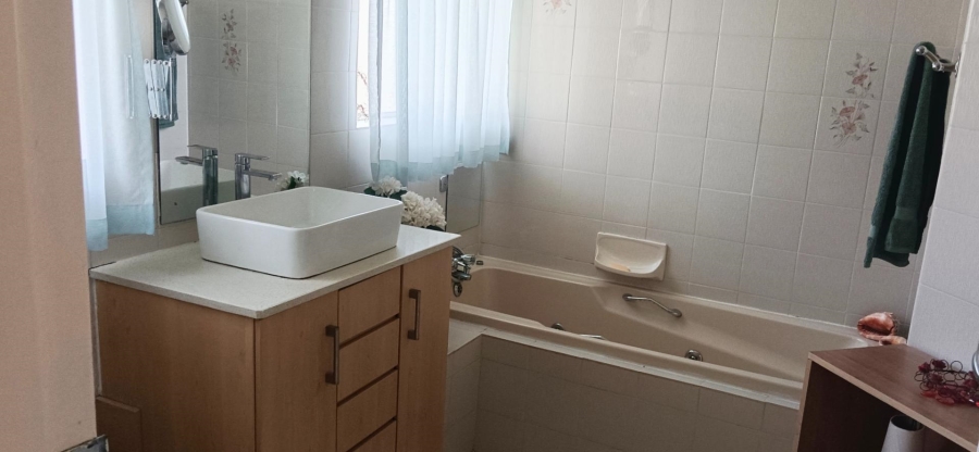 4 Bedroom Property for Sale in Brackenhurst Gauteng