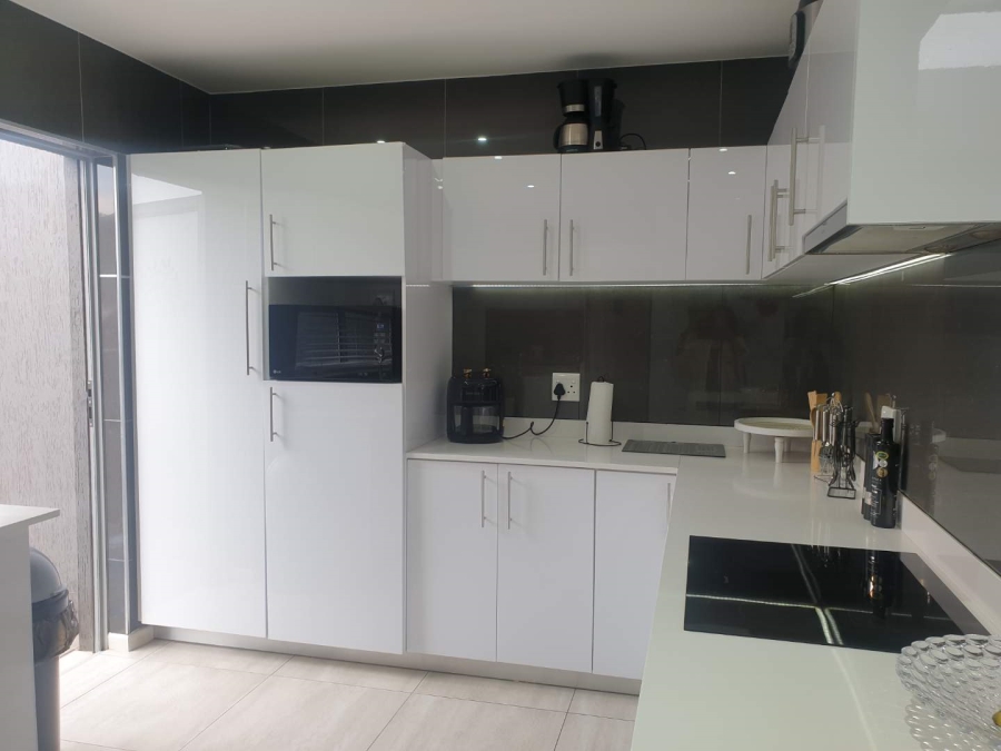 4 Bedroom Property for Sale in Eye of Africa Gauteng