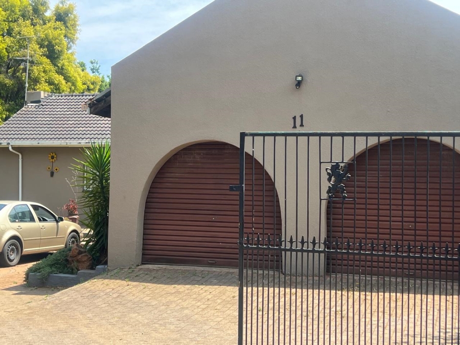 3 Bedroom Property for Sale in Brackendowns Gauteng