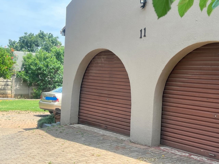 3 Bedroom Property for Sale in Brackendowns Gauteng