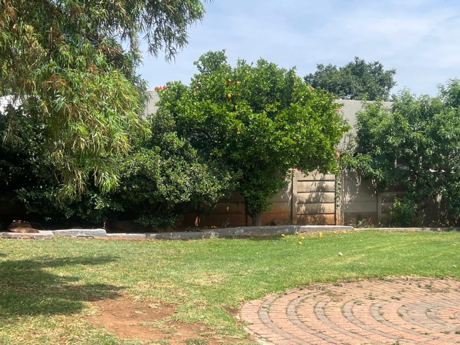 3 Bedroom Property for Sale in Brackendowns Gauteng