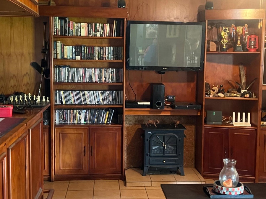 3 Bedroom Property for Sale in Brackendowns Gauteng