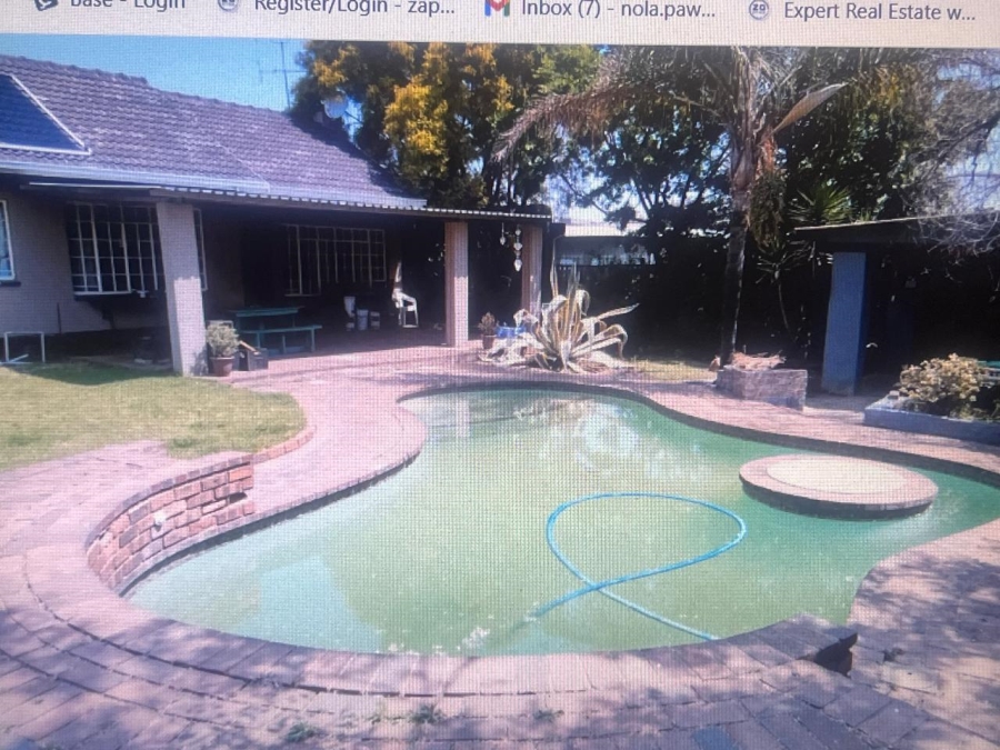 3 Bedroom Property for Sale in Brackendowns Gauteng