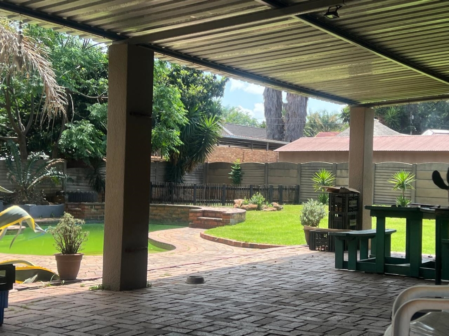 3 Bedroom Property for Sale in Brackendowns Gauteng