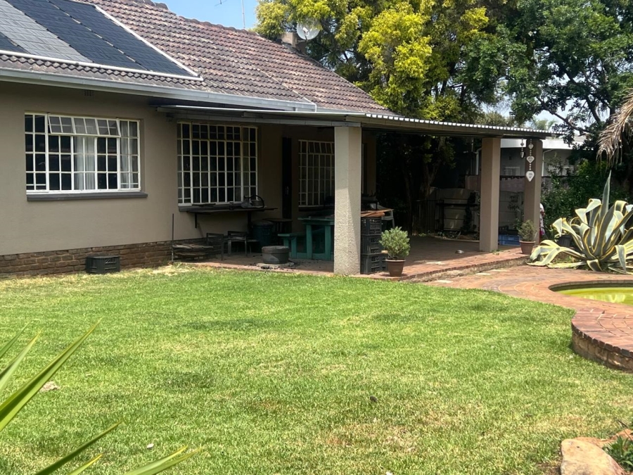 3 Bedroom Property for Sale in Brackendowns Gauteng