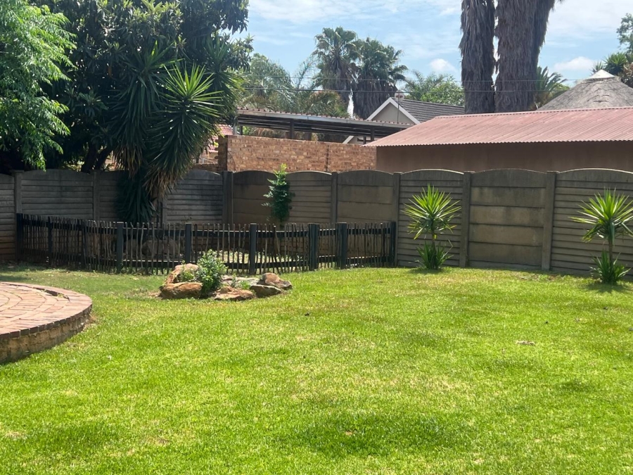 3 Bedroom Property for Sale in Brackendowns Gauteng