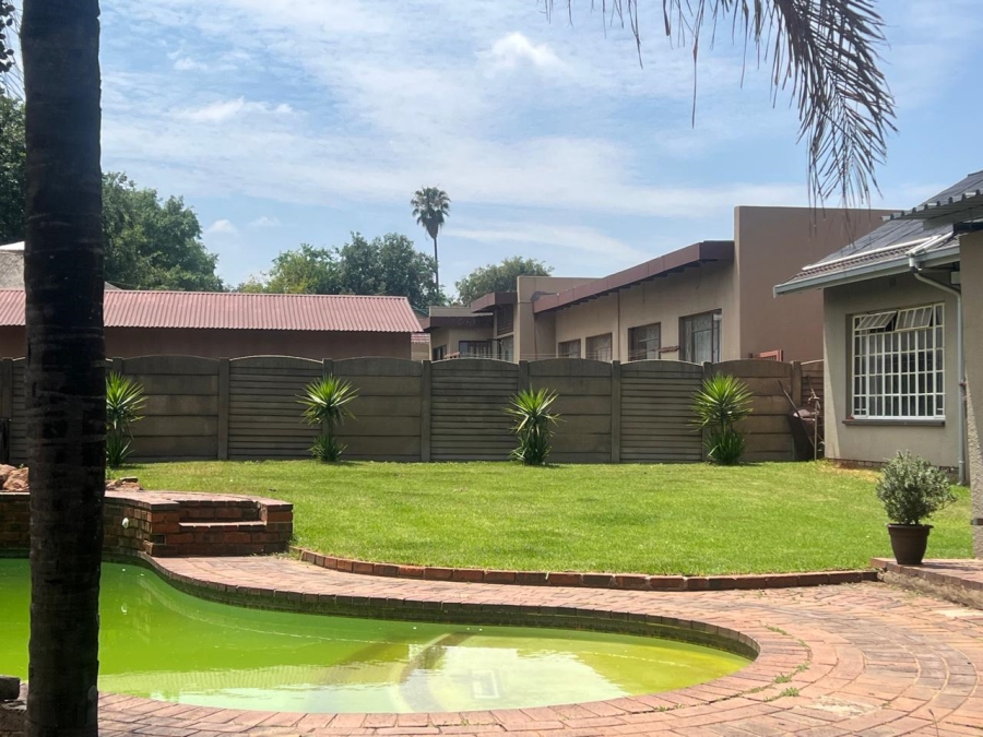 3 Bedroom Property for Sale in Brackendowns Gauteng