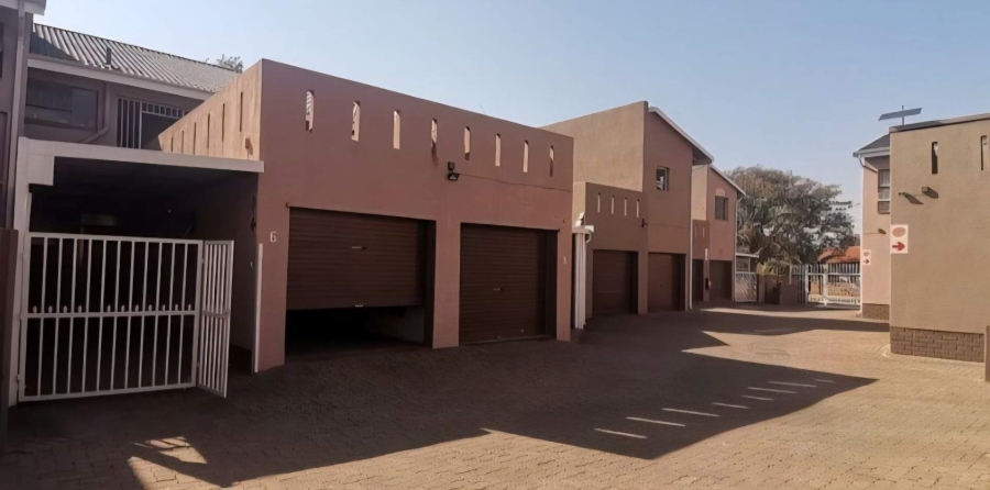 2 Bedroom Property for Sale in Brackenhurst Gauteng