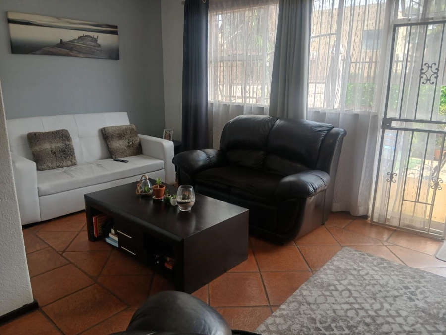 2 Bedroom Property for Sale in Brackenhurst Gauteng