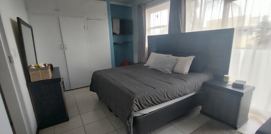 2 Bedroom Property for Sale in Brackenhurst Gauteng