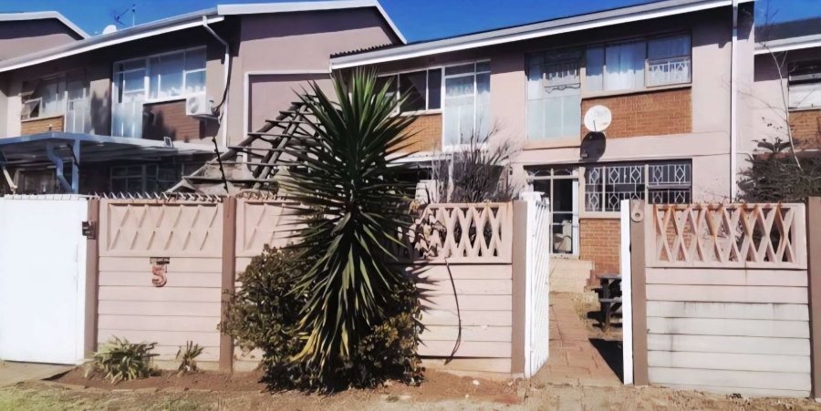 2 Bedroom Property for Sale in Brackenhurst Gauteng