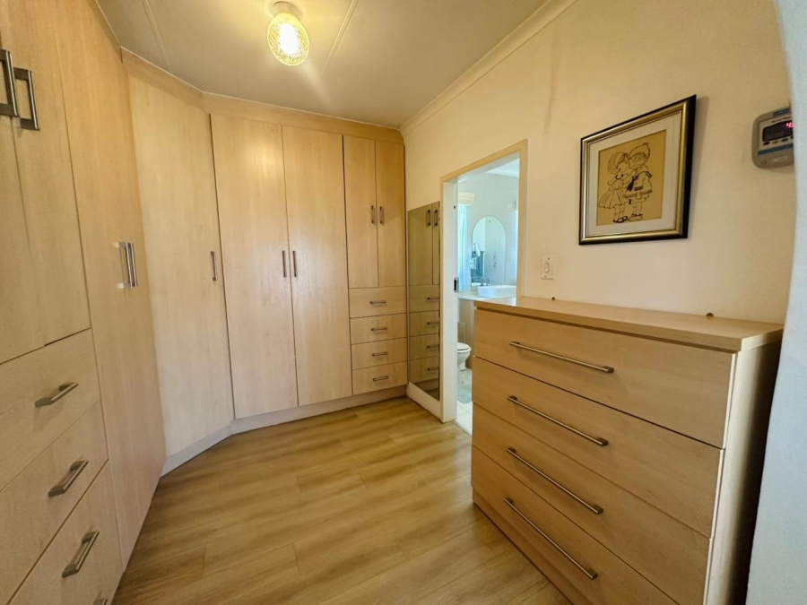 4 Bedroom Property for Sale in Brackenhurst Gauteng