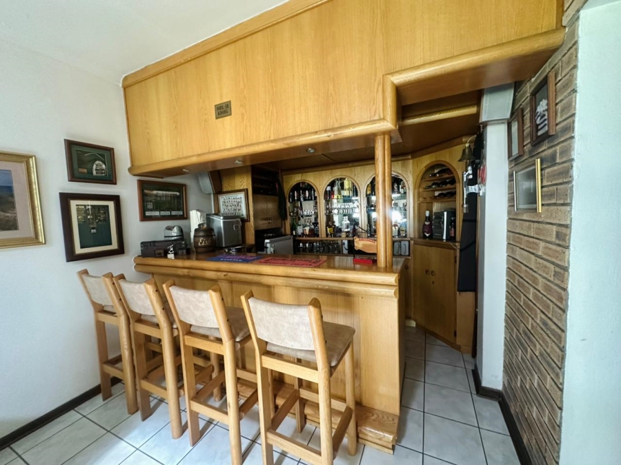 4 Bedroom Property for Sale in Brackenhurst Gauteng