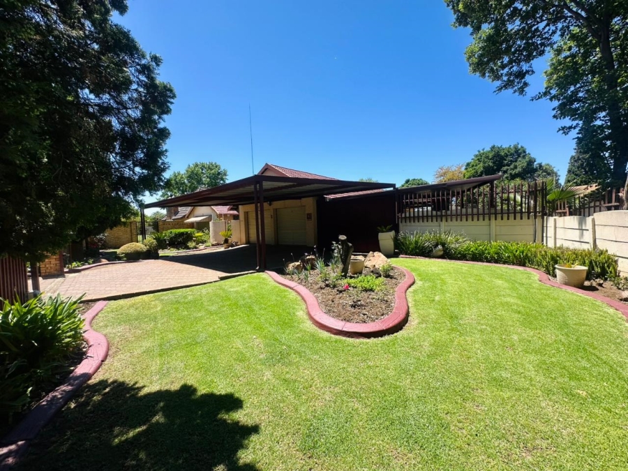 4 Bedroom Property for Sale in Brackenhurst Gauteng