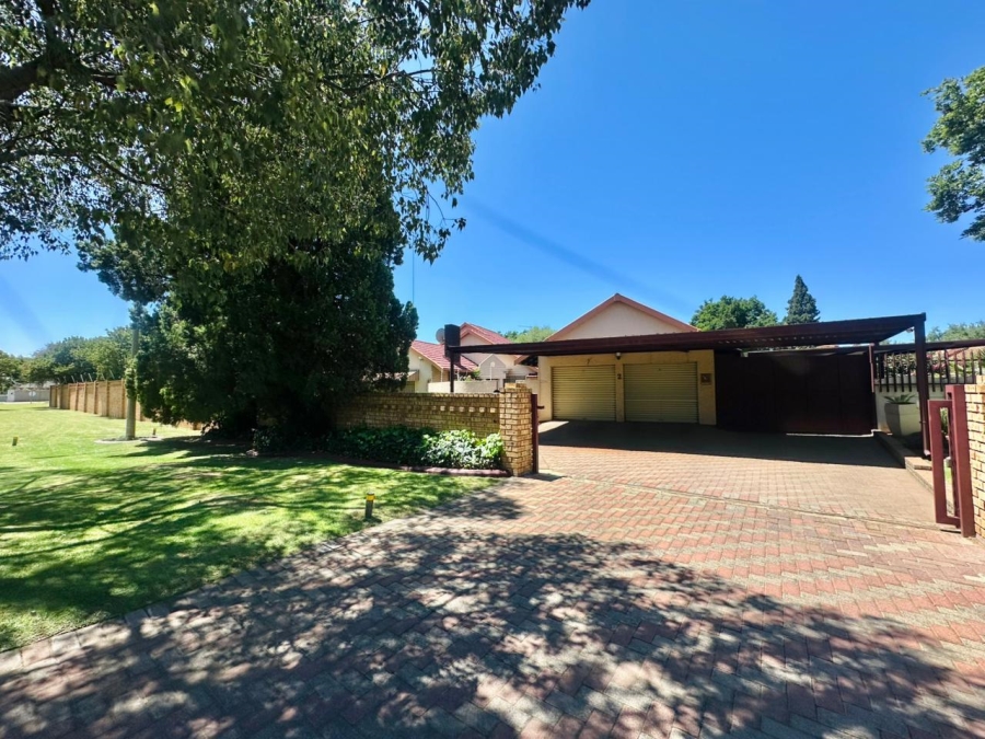 4 Bedroom Property for Sale in Brackenhurst Gauteng