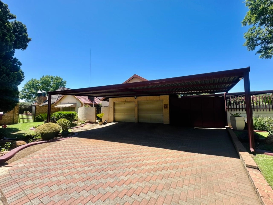 4 Bedroom Property for Sale in Brackenhurst Gauteng