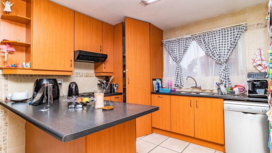 4 Bedroom Property for Sale in Bartlett Gauteng