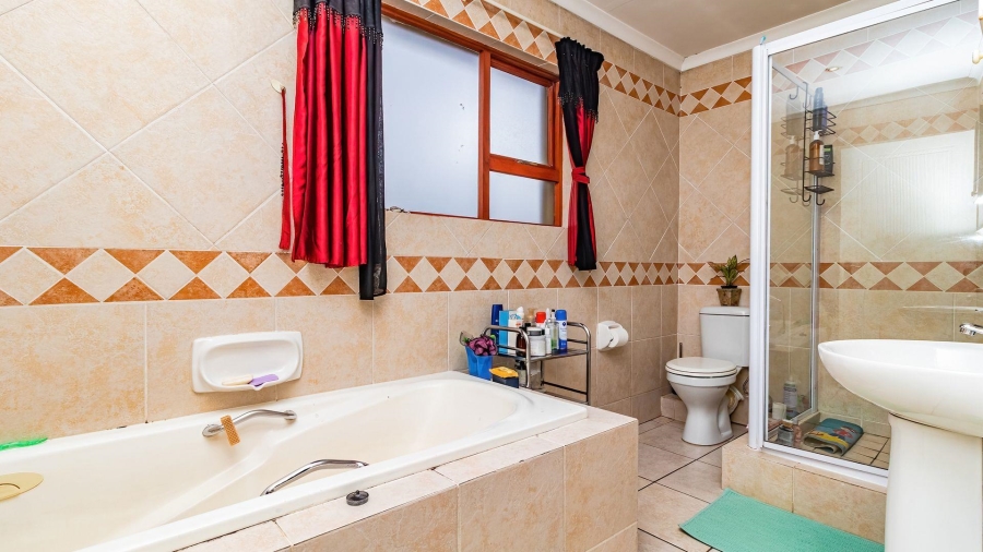 4 Bedroom Property for Sale in Bartlett Gauteng