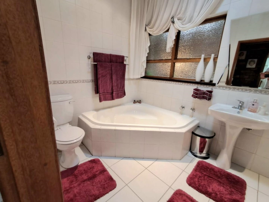 3 Bedroom Property for Sale in Mulbarton Gauteng