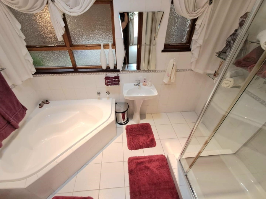 3 Bedroom Property for Sale in Mulbarton Gauteng