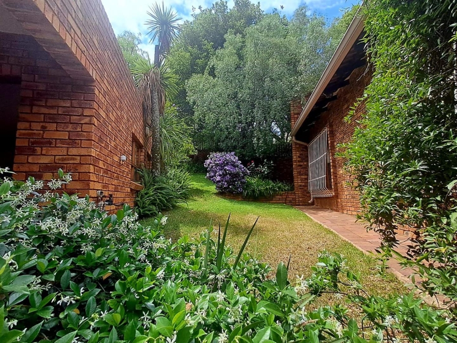 3 Bedroom Property for Sale in Mulbarton Gauteng