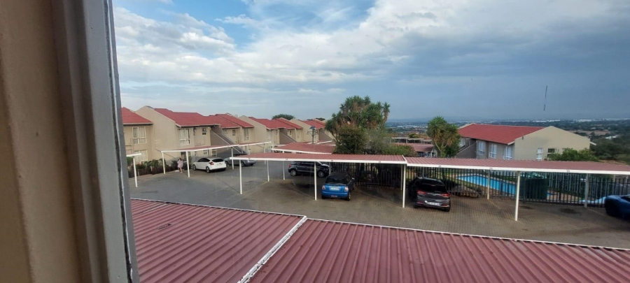 To Let 2 Bedroom Property for Rent in South Crest Gauteng