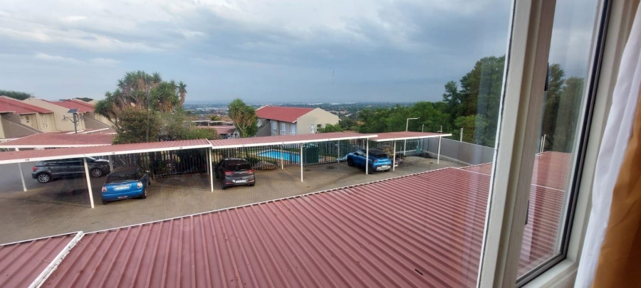 To Let 2 Bedroom Property for Rent in South Crest Gauteng