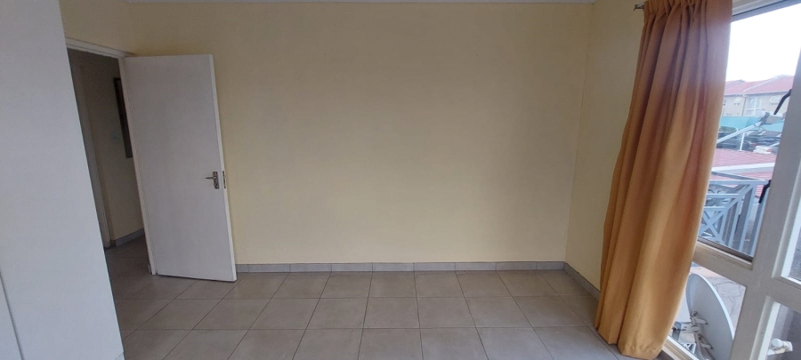 To Let 2 Bedroom Property for Rent in South Crest Gauteng
