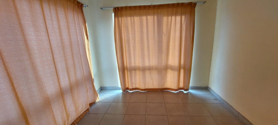 To Let 2 Bedroom Property for Rent in South Crest Gauteng