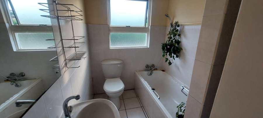 To Let 2 Bedroom Property for Rent in South Crest Gauteng