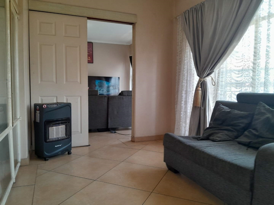 3 Bedroom Property for Sale in Brackendowns Gauteng