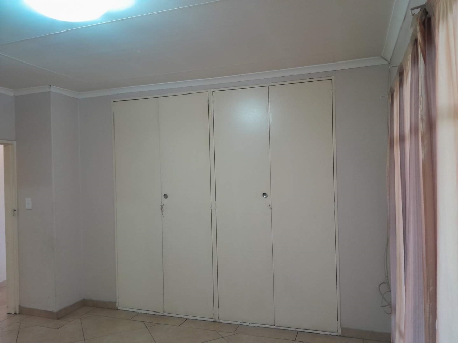 3 Bedroom Property for Sale in Brackendowns Gauteng