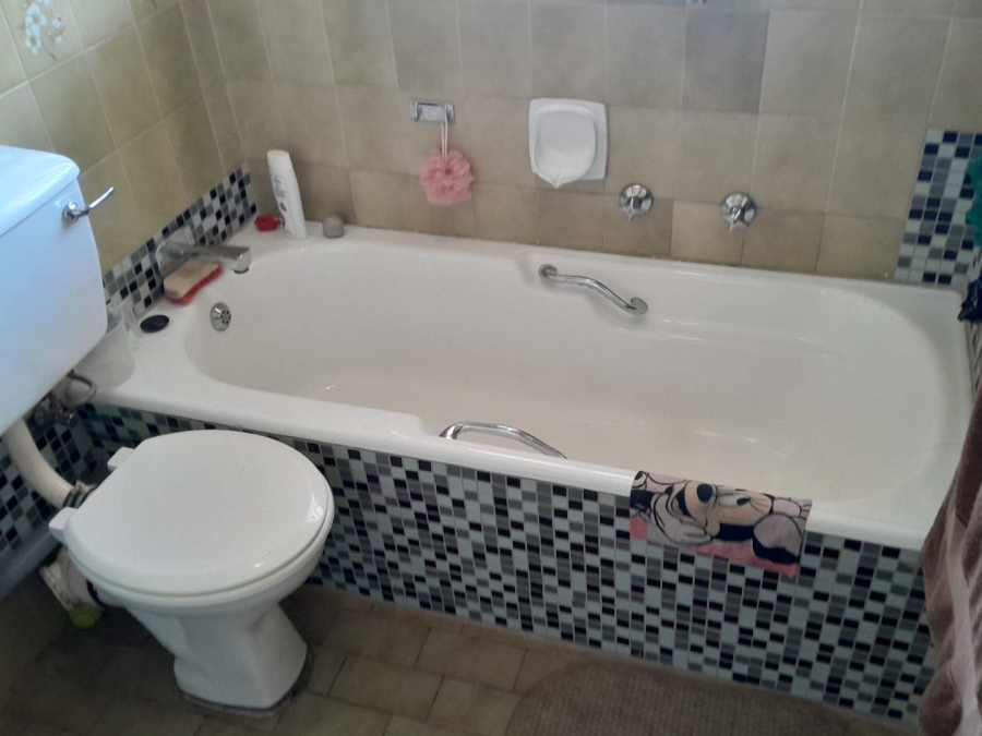 3 Bedroom Property for Sale in Brackendowns Gauteng