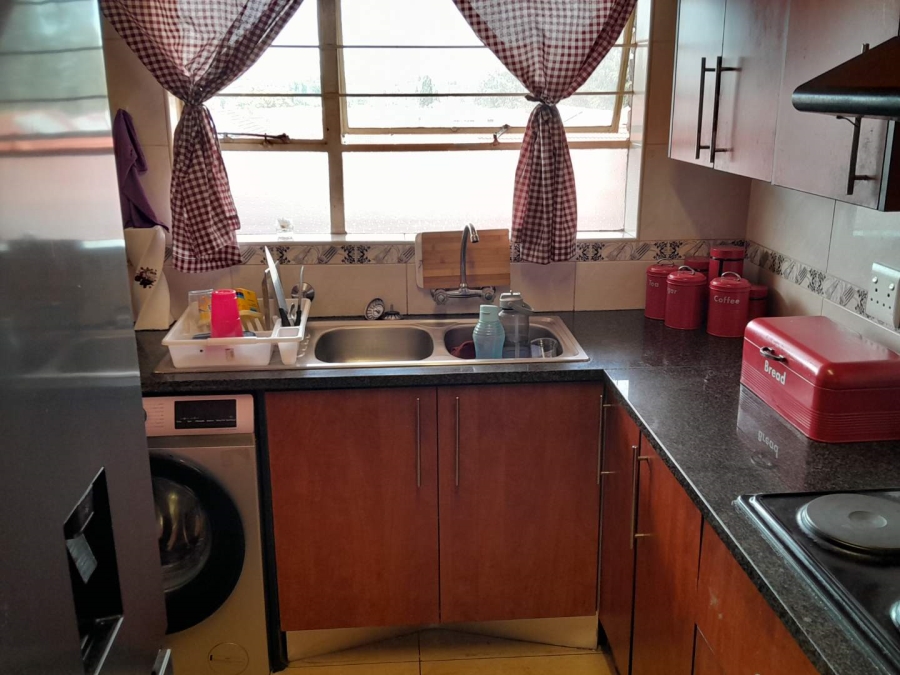 3 Bedroom Property for Sale in Brackendowns Gauteng