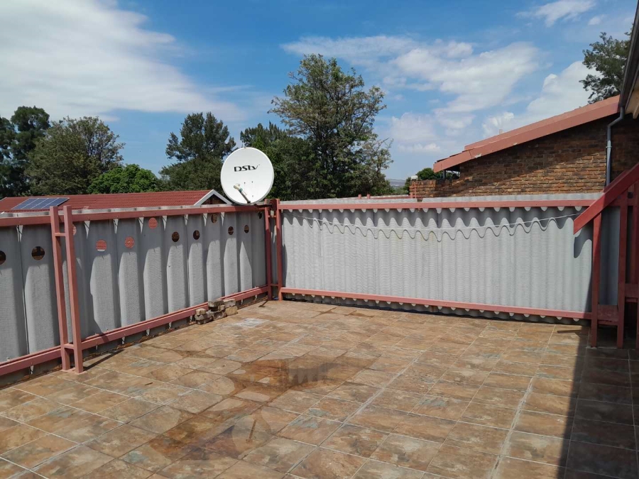 3 Bedroom Property for Sale in Brackendowns Gauteng